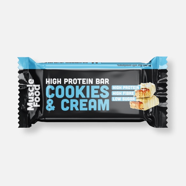 1 x 45g MuscleFood Cookies and Cream High Protein Bar